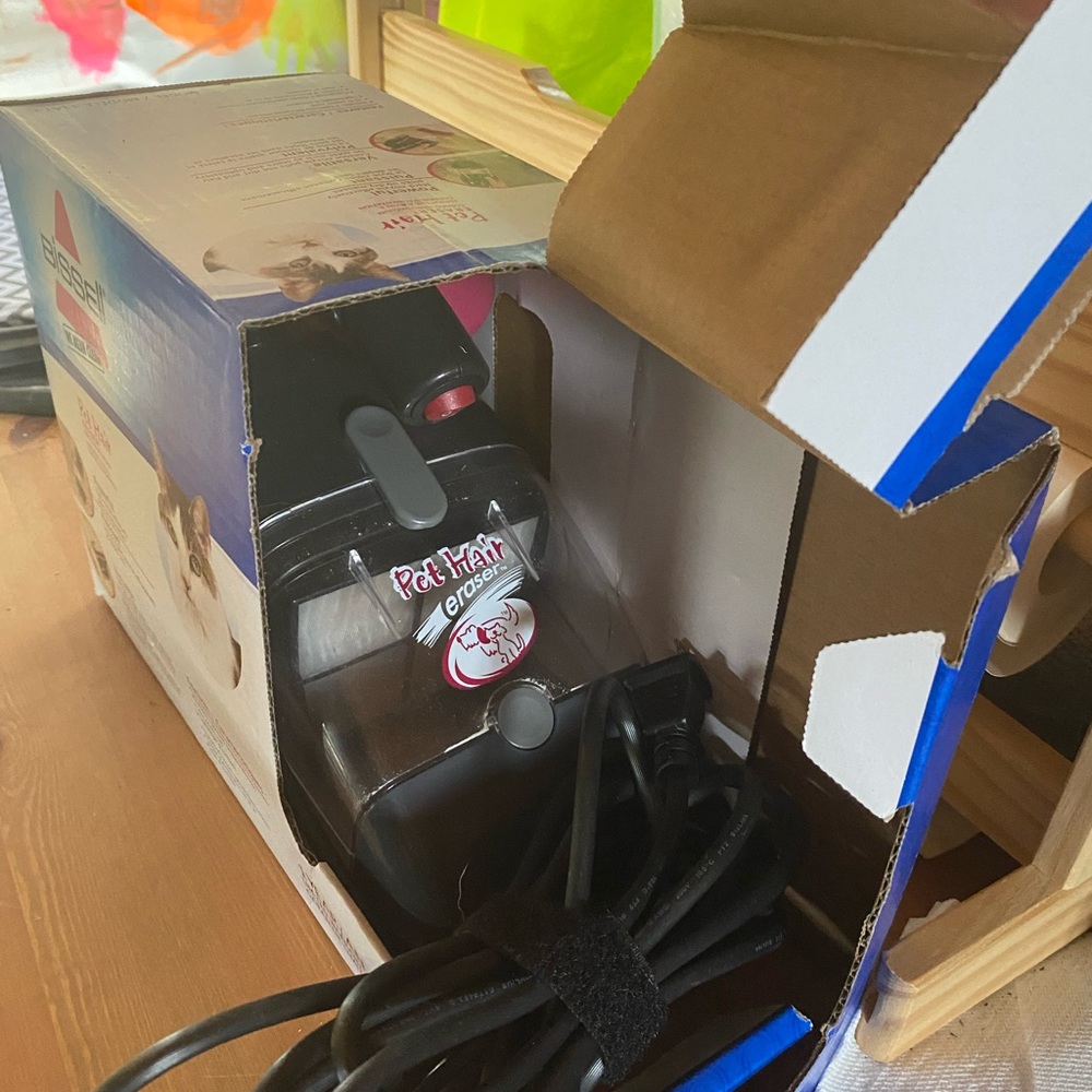 Handheld pet vacuum - Picture 3 of 3